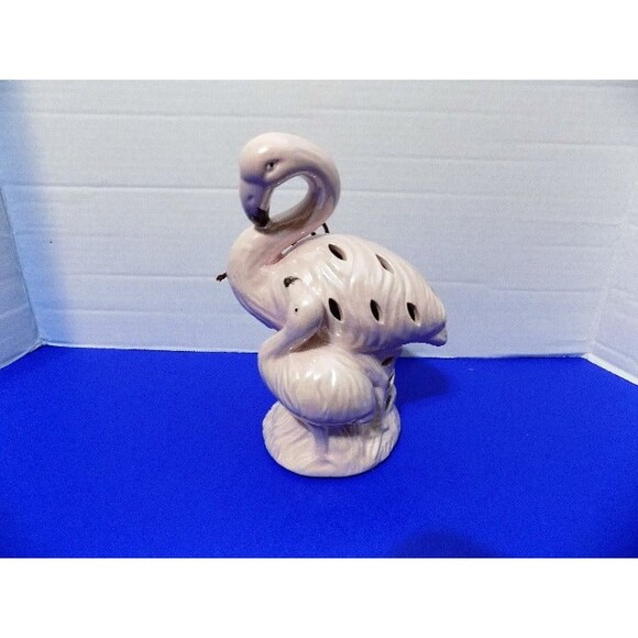 NEW GC Home Decor Flamingo Figurine Potpourri Holder Florida - Picture 1 of 5